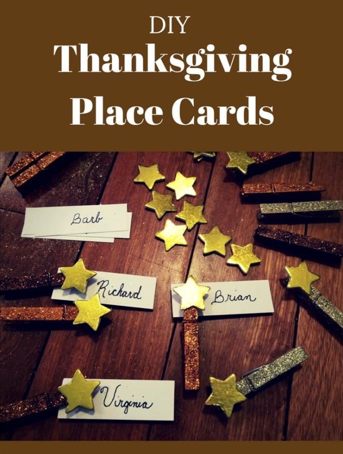 Add these #DIY #Thanksgiving place cards to your table to make your dinner, and your guests, feel special!
